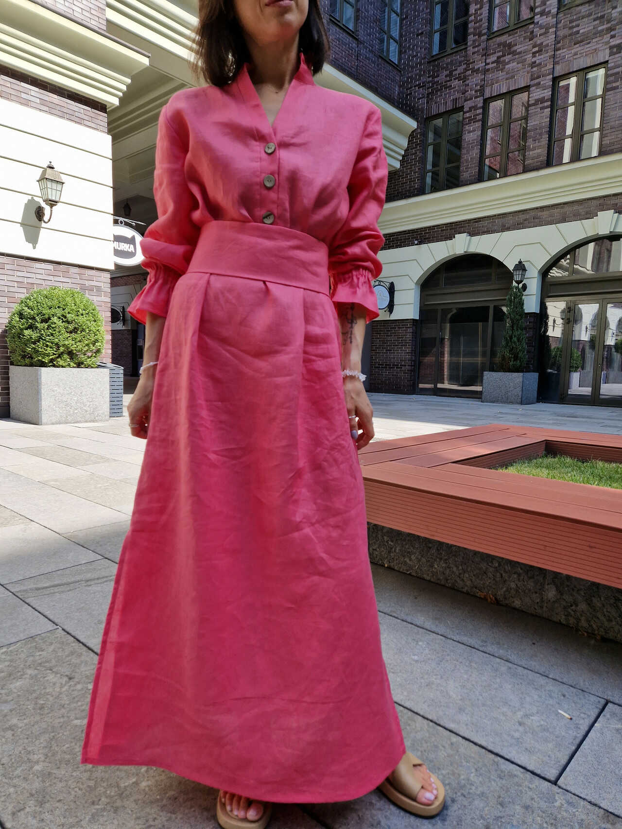 Women's long loose pink linen dress with a wide belt, ruffles on the collar and sleeves - Angelina. Dress by Morkva